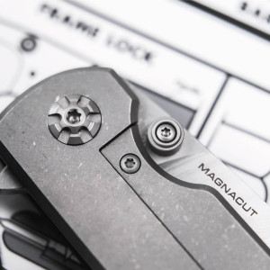 COUTEAU BÖKER SHERMAN EDC