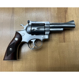 REVOLVER RUGER SECURITY SIX...